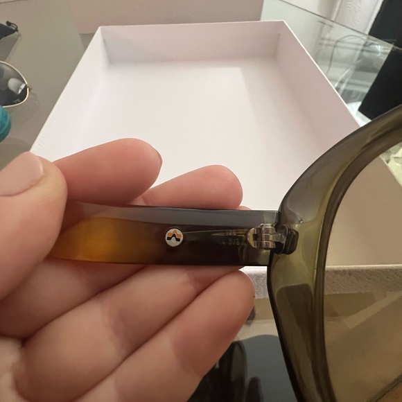 ViennaLine Vintage Sunglasses - Picture 5 of 8